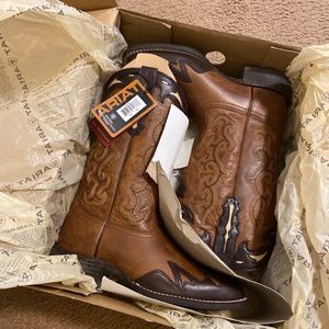 Women’s 7 ARIAT Sidekick Boots